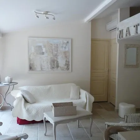 Terres Du Baguier Holiday home