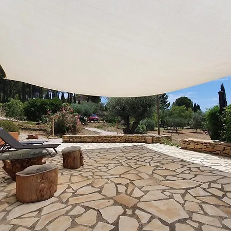 Terres Du Baguier Holiday home *