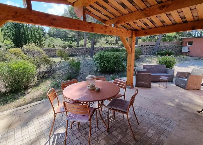 בית נופש Terres Du Baguier Ceyreste